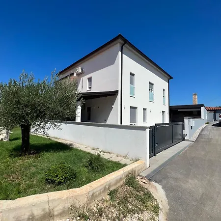Apartment Maslina Porec Exterior photo